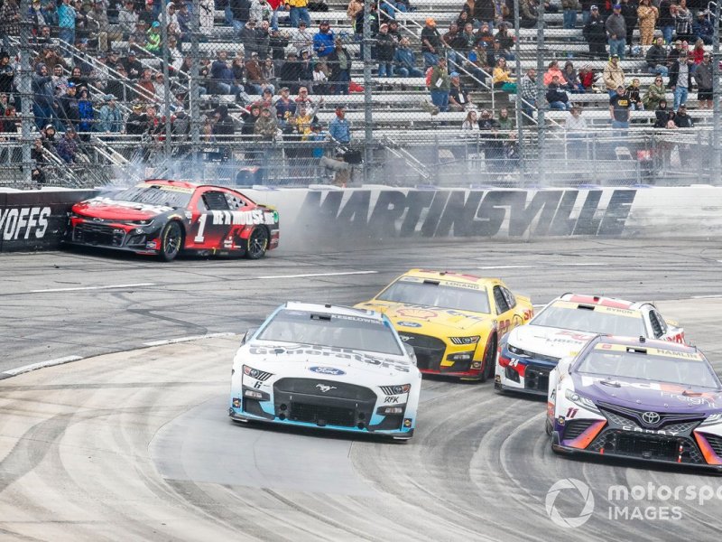 Xfinity 500 Race Review